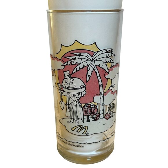 Vintage 1980 McDonalds Adventure Series Character Drinking Glass Pirate Theme - Picture 2 of 12